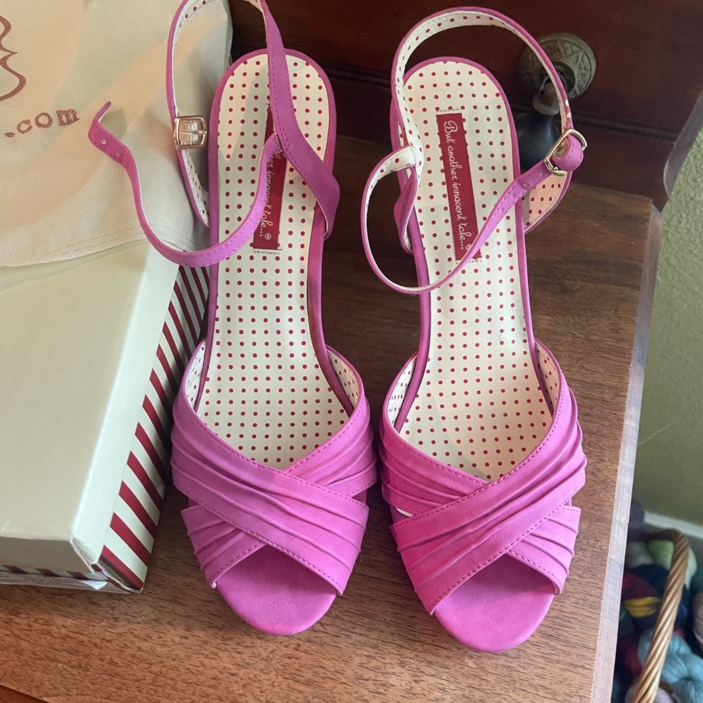 B.A.I.T. Liberty in Magenta Size 11 - Picture 7 of 12